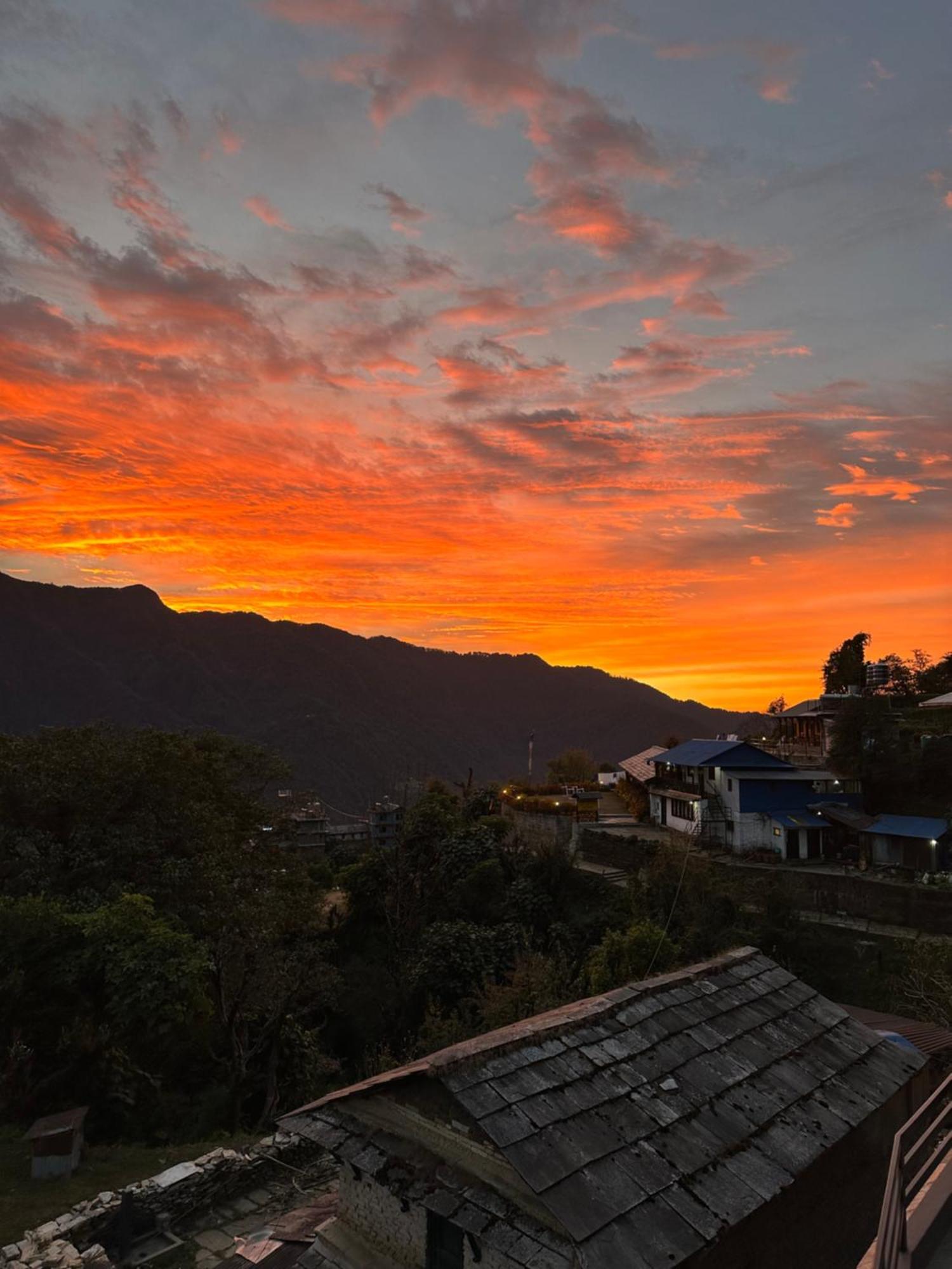 Hill Top Lodge Ghandruk Astam Exterior photo