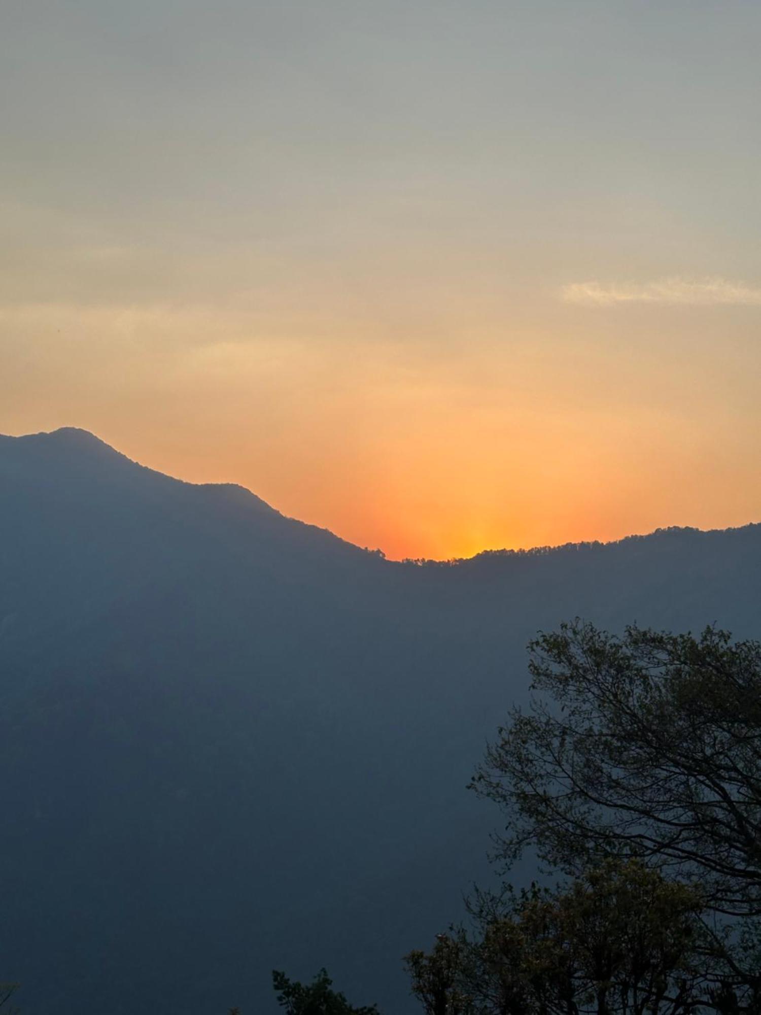 Hill Top Lodge Ghandruk Astam Exterior photo